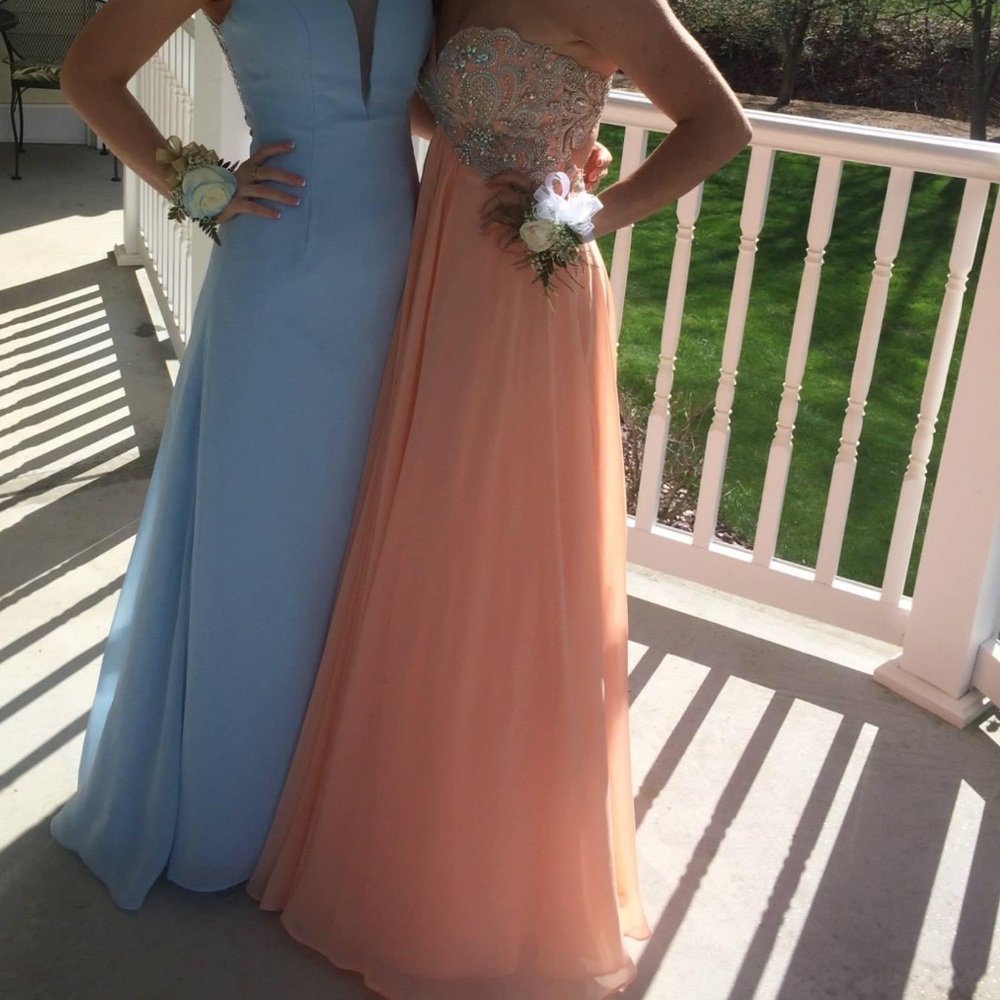 PROM DRESS! ✨💕 - Picture 5 of 11
